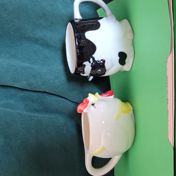 2 Farmhouse Chicken Cow Figural Mugs - Picture 5 of 7